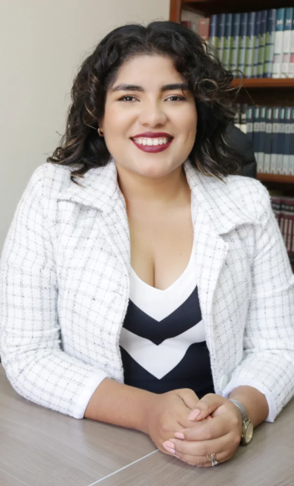 meliza-mogollon-sonriendo-servicio-de-planeamiento-tributario-para-negocios-digitales